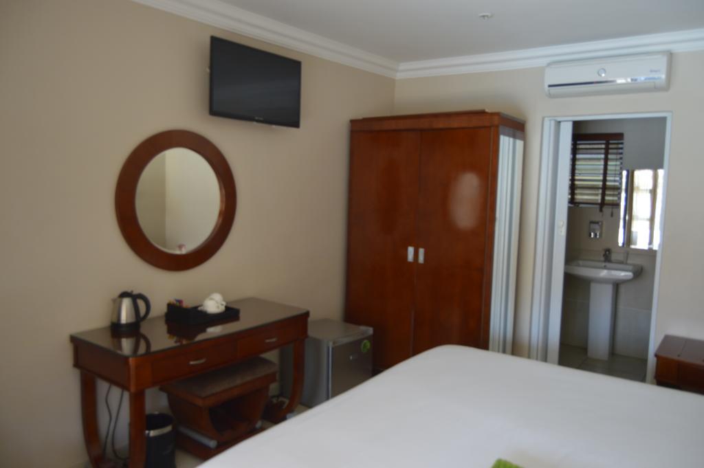 Lakeview Boutique Hotel & Conference Center Benoni Exterior foto